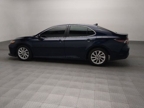 Used 2021 Toyota Camry LE image 3