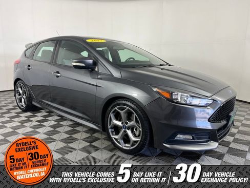 Used 2017 Ford Focus ST FWD image 1