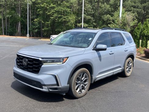 Used 2024 Honda Pilot Touring image 5