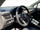Certified 2025 Porsche Macan image 4