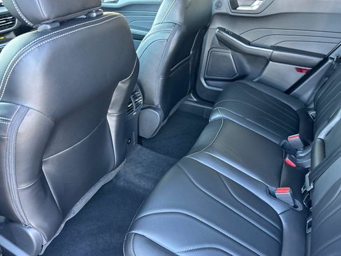 New 2025 Ford Escape SE w/ PHEV Premium Package image 9