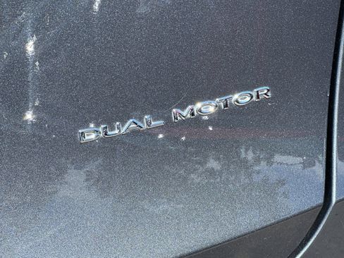 Used 2023 Tesla Model Y Long Range AWD/4WD image 43