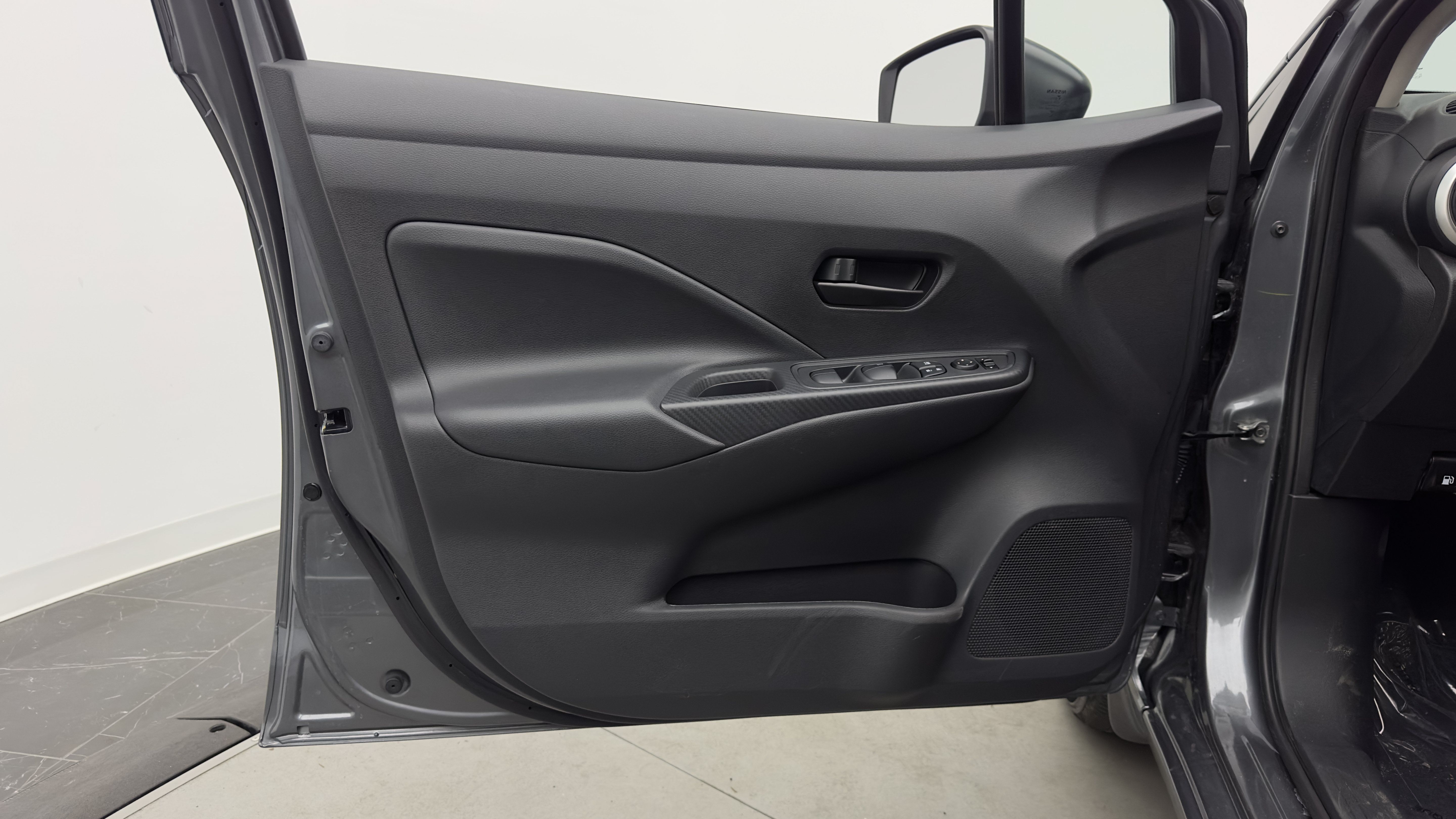 Used 2025 Nissan Versa S w/ Trunk Package FWD image 10