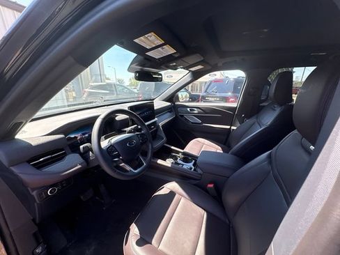 Used 2026 Ford Explorer Platinum AWD/4WD image 6