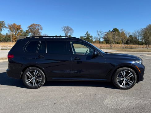 Used 2022 BMW X7 M50i image 7