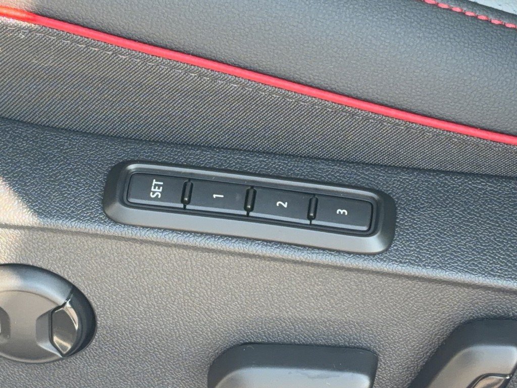 New 2026 Volkswagen GTI SE FWD image 24