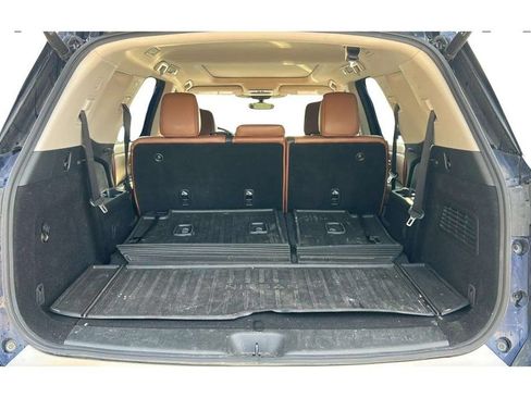 Used 2023 Nissan Pathfinder Platinum w/ Cargo Package FWD image 15