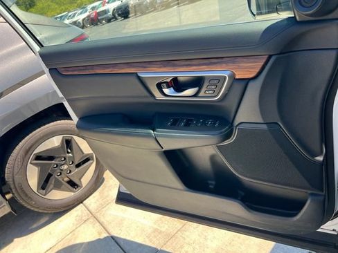 Used 2022 Honda CR-V Touring image 11