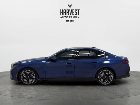 Used 2025 BMW i5 xDrive40 w/ Executive Package AWD/4WD image 2