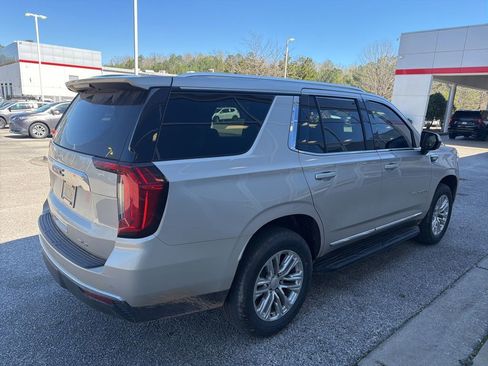 Used 2023 GMC Yukon SLT image 3