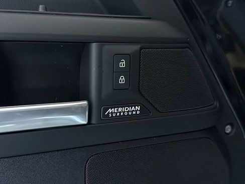 New 2026 Land Rover Defender 110 X-Dynamic SE image 30