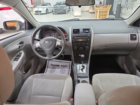 Used 2010 Toyota Corolla LE w/ All Weather Guard Pkg FWD image 10
