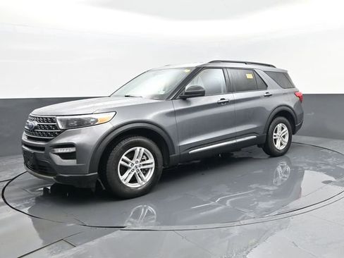 Used 2022 Ford Explorer XLT w/ Equipment Group 202A AWD/4WD image 1