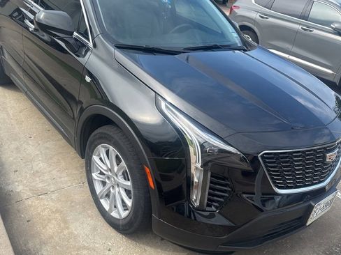 Used 2023 Cadillac XT4 Luxury w/ Cold Weather Package FWD image 3