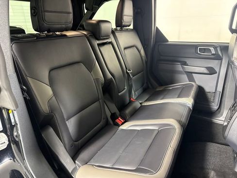 Used 2025 Ford Bronco Outer Banks AWD/4WD image 19