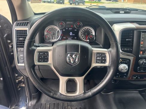 Used 2017 RAM 1500 Laramie w/ Convenience Group AWD/4WD image 15