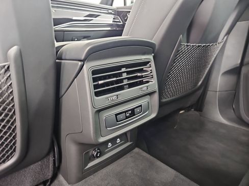 Certified 2025 Audi Q7 3.0T Premium image 42