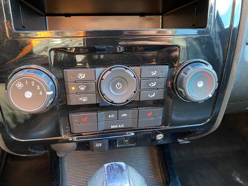 Used 2011 Ford Escape Limited image 19