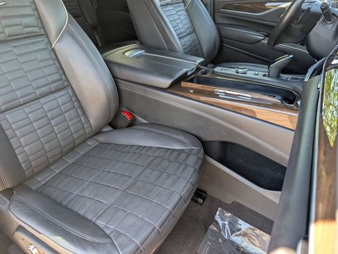 Used 2024 Cadillac Escalade ESV Sport Platinum AWD/4WD image 22