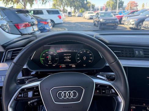 Used 2024 Audi Q8 e-tron Premium Plus w/ Premium Plus Package AWD/4WD image 13