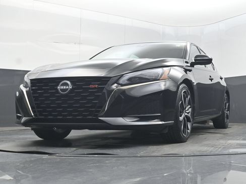 Certified 2025 Nissan Altima 2.5 SR FWD image 20
