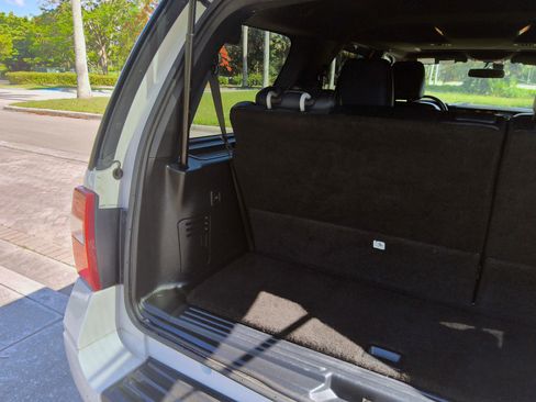 Used 2017 Ford Expedition Platinum RWD image 52