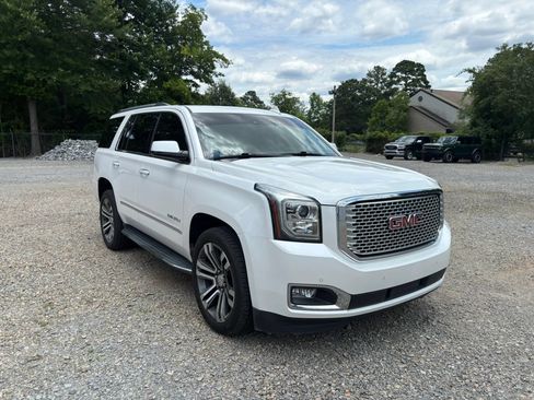 Used 2017 GMC Yukon Denali w/ Open Road Package AWD/4WD image 6