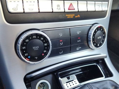 Used 2015 Mercedes-Benz SLK 250 image 18