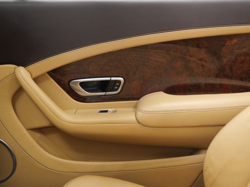 Used 2018 Bentley Continental GT AWD/4WD image 31