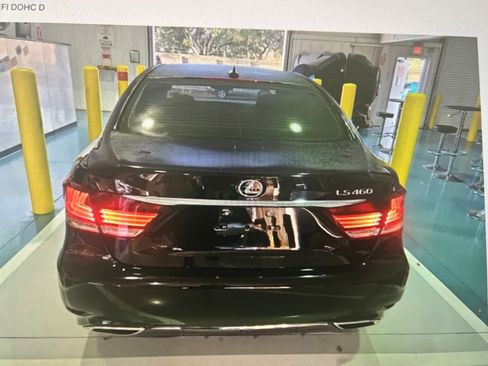 Used 2013 Lexus LS 460 w/ F-Sport Pkg RWD image 4