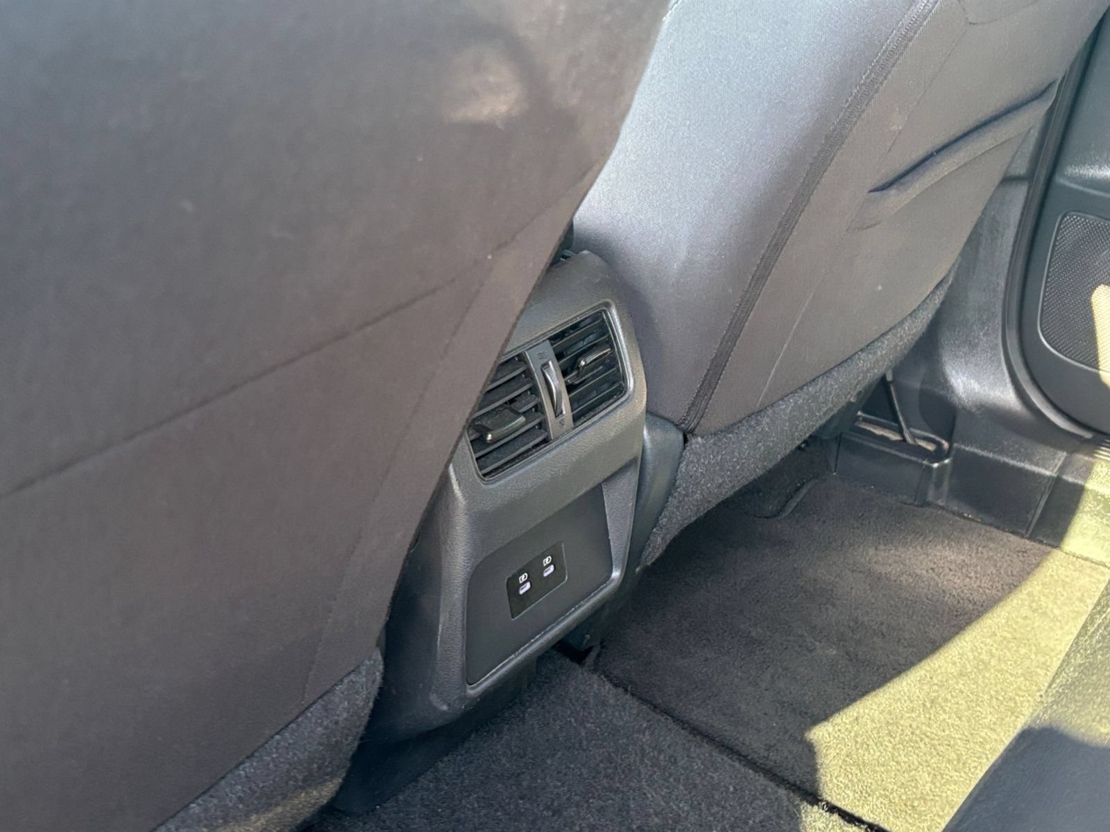 Used 2025 Nissan Rogue SV FWD image 24