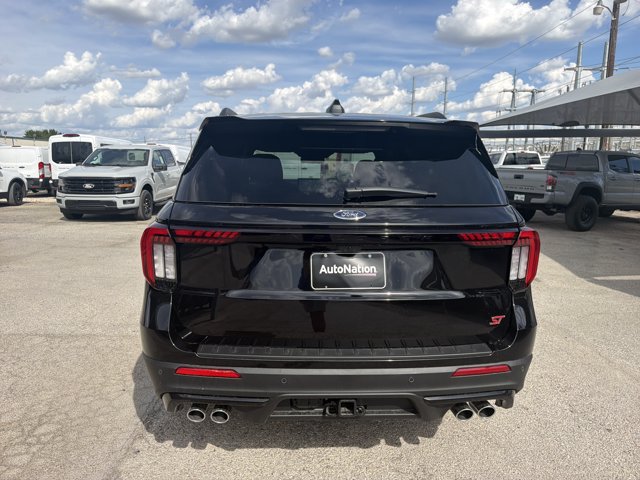 Used 2026 Ford Explorer ST AWD/4WD image 4