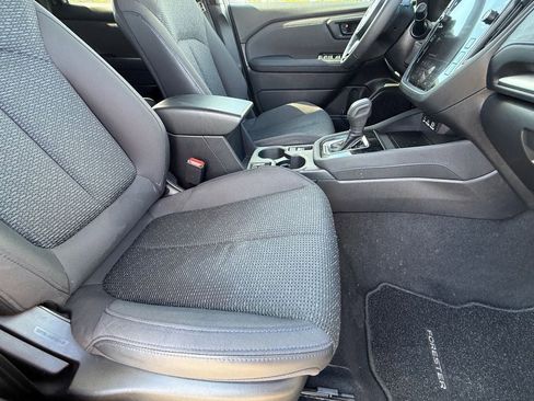 Used 2025 Subaru Forester Premium AWD/4WD image 10