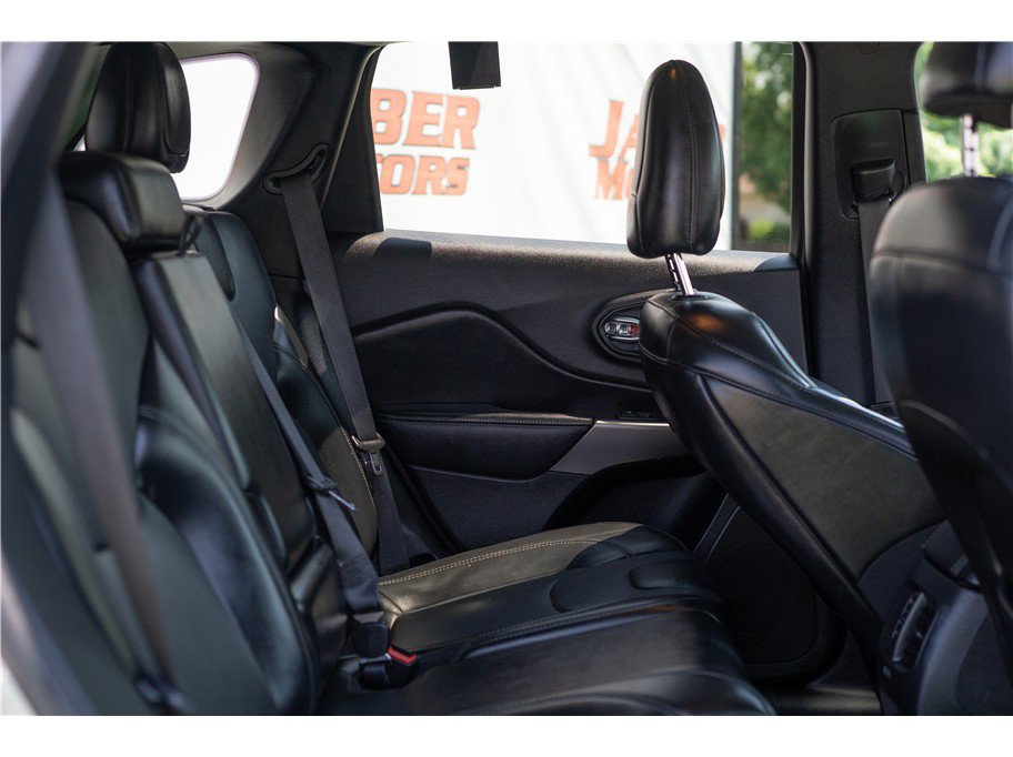 Used 2020 Jeep Cherokee Limited AWD/4WD image 3