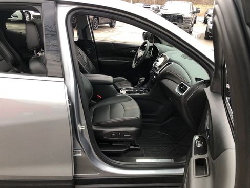 Used 2023 Chevrolet Equinox Premier image 24