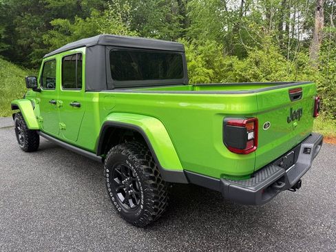 New 2025 Jeep Gladiator Sport image 10