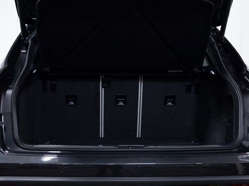 Certified 2025 Porsche Macan image 19