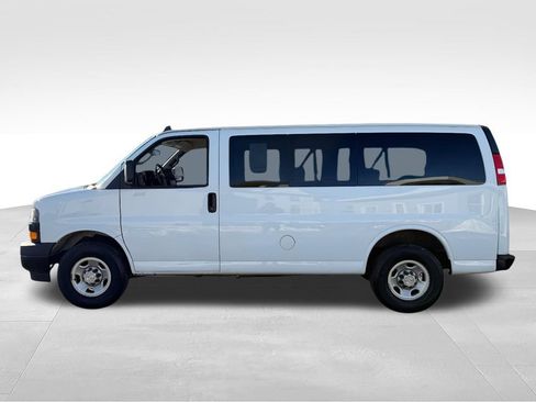 Used 2022 Chevrolet Express 2500 LS RWD image 5
