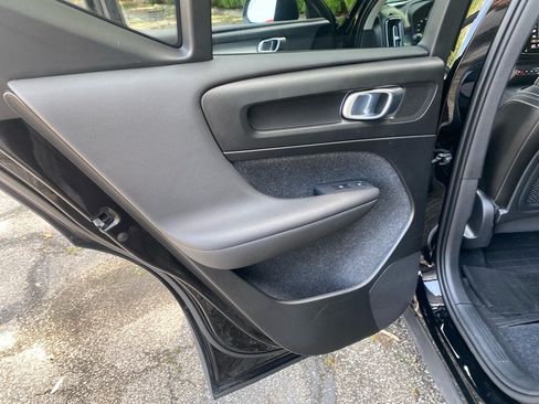 Used 2019 Volvo XC40 T5 Momentum AWD/4WD image 21