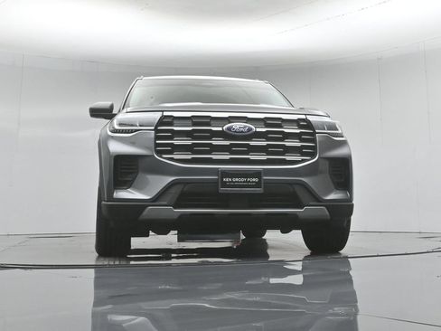 Certified 2025 Ford Explorer Active RWD image 53