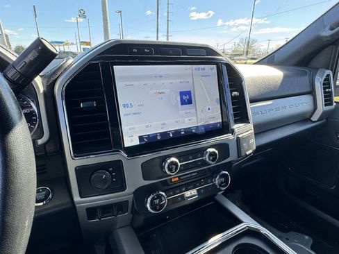 Used 2022 Ford F250 Lariat w/ Black Appearance Package image 12