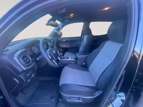 Used 2023 Toyota Tacoma TRD Off-Road AWD/4WD image 9