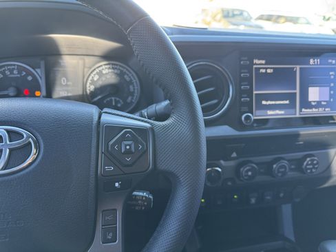Used 2020 Toyota Tacoma TRD Off-Road w/ Technology Package image 23