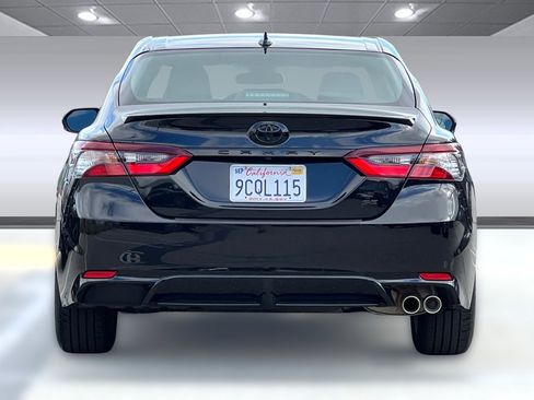 Used 2023 Toyota Camry SE image 9