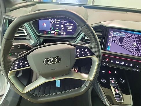 Used 2024 Audi Q4 e-tron Prestige w/ Black Optic Plus Package image 3
