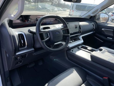 New 2026 Ford Expedition Max Platinum w/ Driver's Package image 12