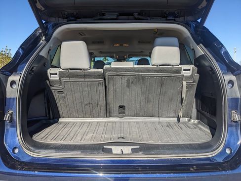 Used 2021 Toyota Highlander XLE image 43