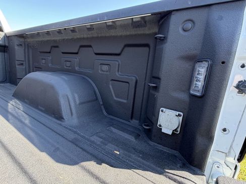 Used 2022 GMC Sierra 1500 AT4 w/ AT4 Premium Package AWD/4WD image 11