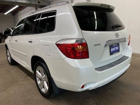 Used 2009 Toyota Highlander Limited w/ Extra Value Pkg 8 AWD/4WD image 3