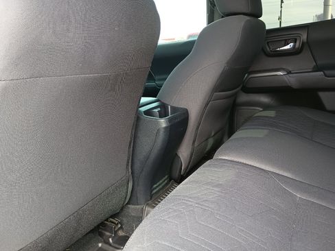 Used 2019 Toyota Tacoma TRD Sport AWD/4WD image 28